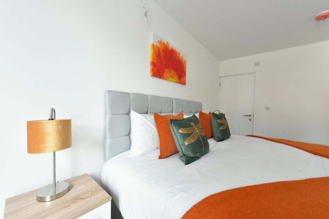 The Breath Taking Cube Aparthotel Pontefract Exterior photo